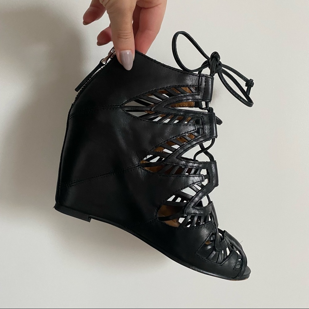 DOLCE VITA Black Shandy Wedge Sandals, Size 6